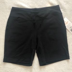 Power training shorts